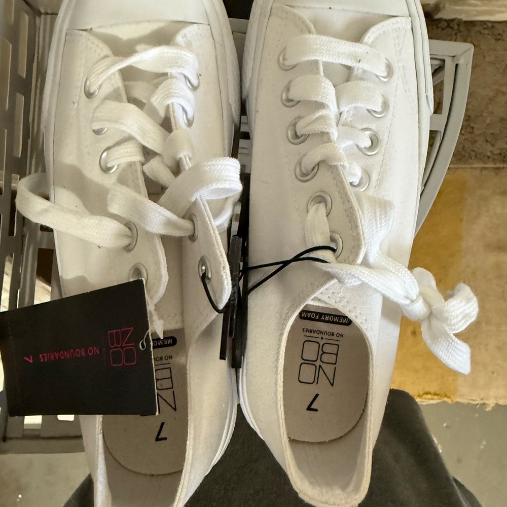 No Boundaries White Canvas Sneakers with Rubber Sole
